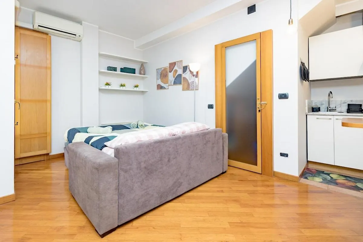 Cozy And Lovely Home - City Center Milán Apartmán