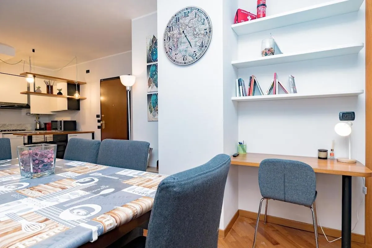 Apartment Cozy And Lovely Home - City Center Milan Italy