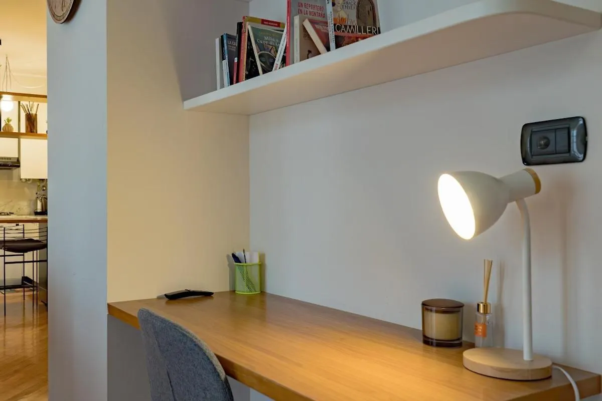Apartment Cozy And Lovely Home - City Center Milan Italy