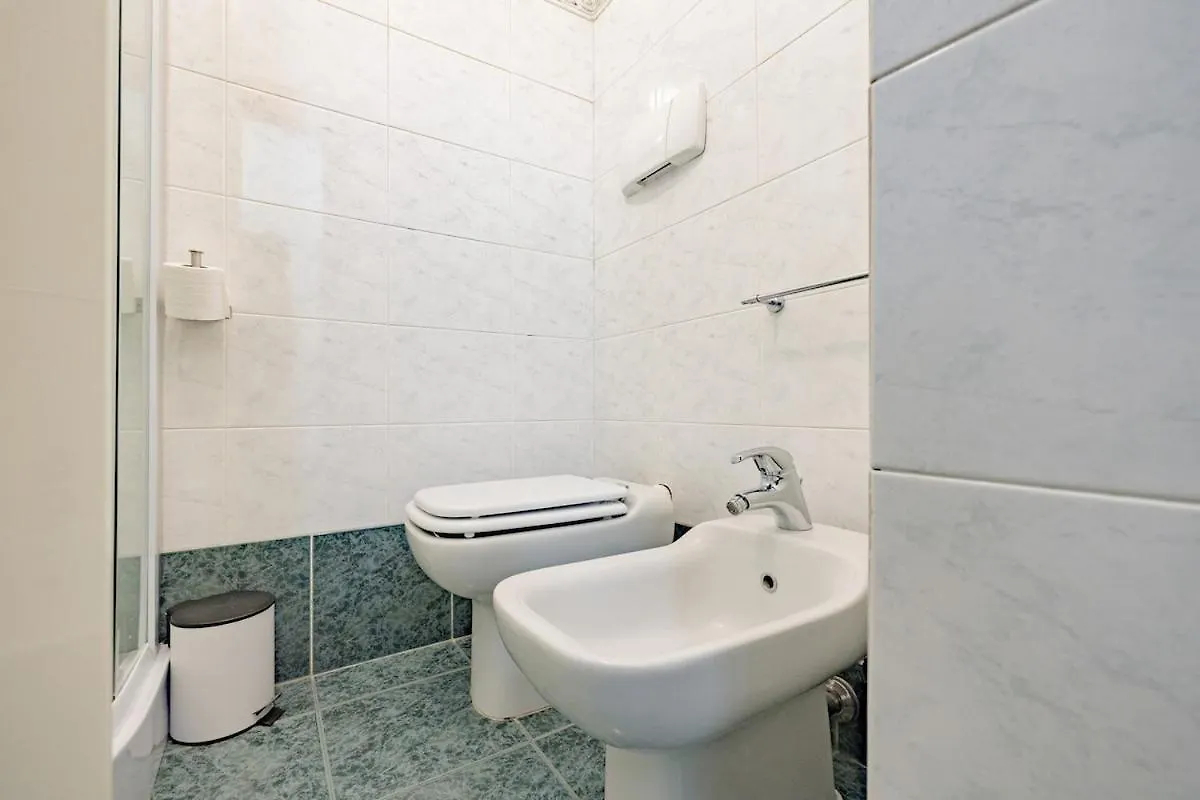 Cozy And Lovely Home - City Center Milan Apartment